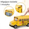 Rumeni šolski avtobus z utripajočimi lučmi in glasbo